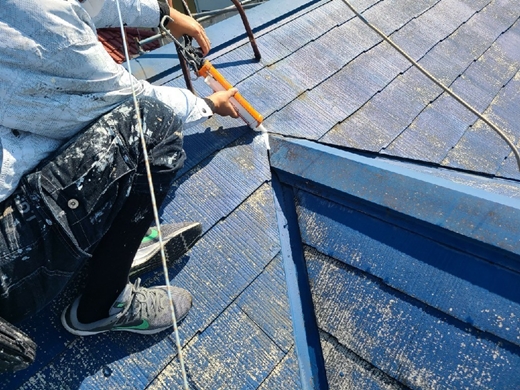 013nara_Ysama_0801_屋根板金釘頭コーキング補修.jpg