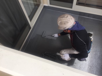 ベランダ防水中塗り0414 (2).jpeg