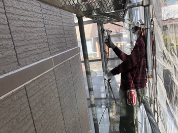 外壁　シーラー塗布　O (1).jpeg