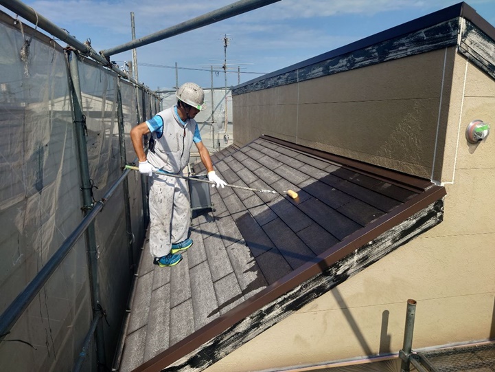 榎本淳一様邸_20220725_0067_屋根_シーラー塗布.jpeg