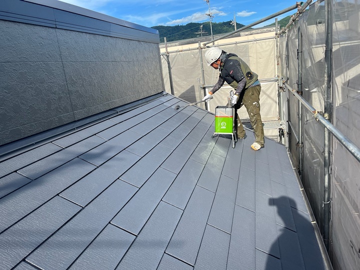 榎本淳一様邸_20220730_0057_屋根_遮熱サーモSi塗布２回目.jpeg
