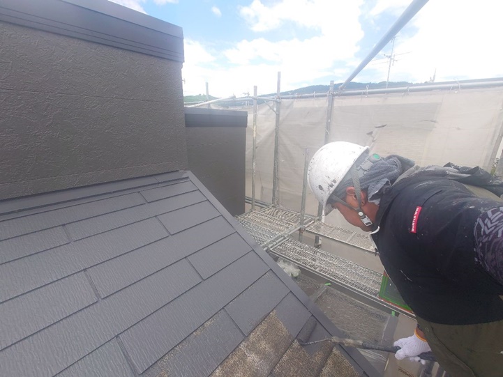 榎本淳一様邸_20220731_0026_屋根_遮熱サーモSi塗布１回目.jpeg
