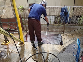 高圧洗浄211001ｍｒ (2).jpeg