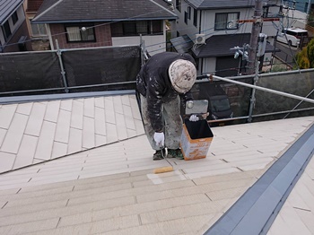 005屋根シーラー塗布1582890613972.jpg