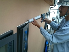 008 サッシ廻りコーキング補強1507068451854 (1).jpg