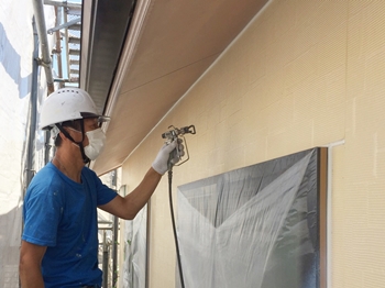 013外壁 シーラー塗布ikoma_Ysama_20200727 (2).jpg