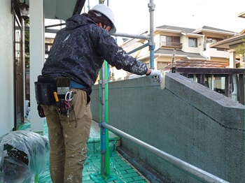 023塀シーラー塗布1584441259571.JPEG