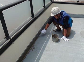 036ベランダ 防水下塗り_h_sama_shijonawate_20200916 (2).JPG