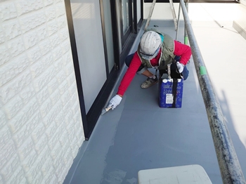 037ベランダ 防水上塗り_h_sama_shijonawate_20200916 (2).JPG