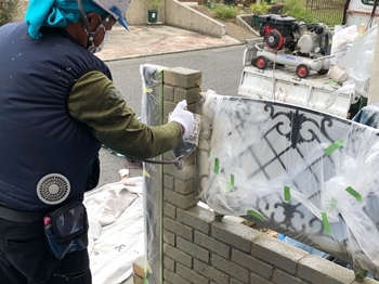 049塀カチオン樹脂塗布Fsama202007 (2).jpg