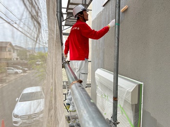 30605_054_外壁_シーラー塗布.jpeg