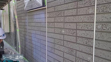 I様A棟 - frame at 8m37s シーラー塗布.jpg