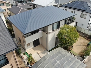 外壁：山本窯業 ネオフレッシュティアラ　屋根：JPM フッ素UVコートで施工いたしました。