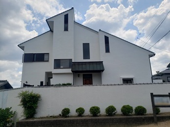 日本ペイント パーフェクトトップで塗り替えさせていただきました。