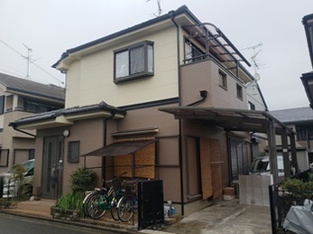 日本ペイント パーフェクトトップで塗り替えさせていただきました。