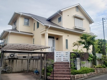 外壁　JPM フッ素UVコート 　屋根　JPM フッ素UVコートで塗り替えさせていただきました。