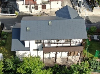 屋根　JPM フッ素ＵＶコート　木部　キシラデコールで塗り替えさせていただきました。