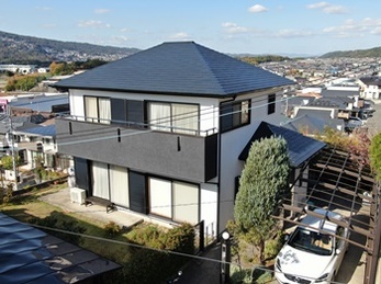 外壁　アステックペイント シリコンREVO1000　屋根　アステックペイント 遮熱無機で塗り替えさせていただきました。