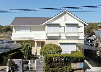 外壁　アステックペイント リファインSi　屋根　JPM フッ素UVコートで塗り替えさせて頂きました。