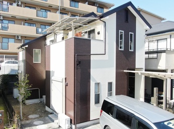 外壁　アステックペイント リファインSi　屋根　JPMフッ素UVコートで塗り替えさせていただきました。