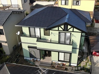 屋根・日本ペイント　ファインパーフェクトベスト、外壁・アステックペイント　シリコンREVOで施工させていただきました。